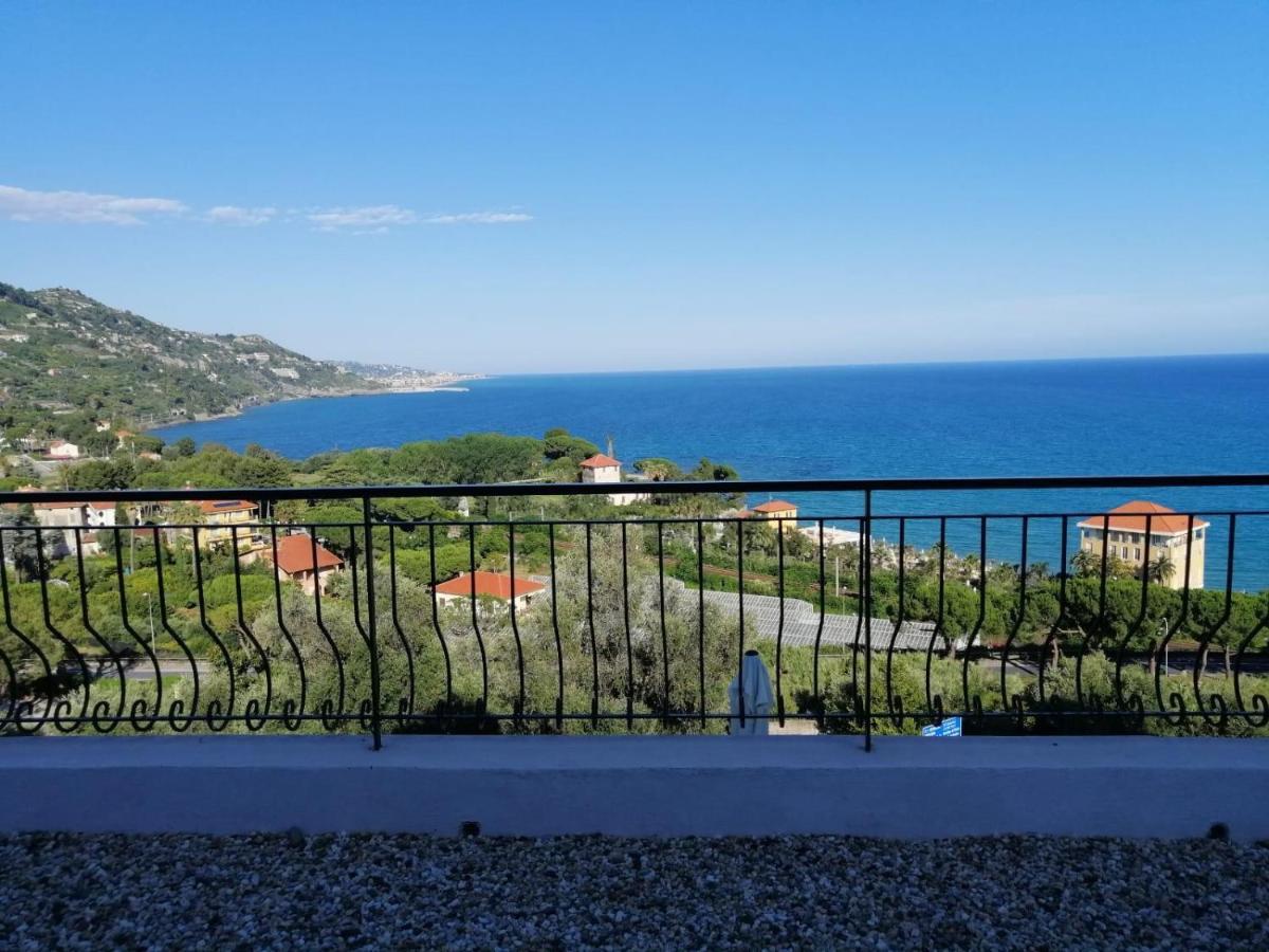 Agriturismo Un Mare Di Fiori Villa Вентимиля Екстериор снимка