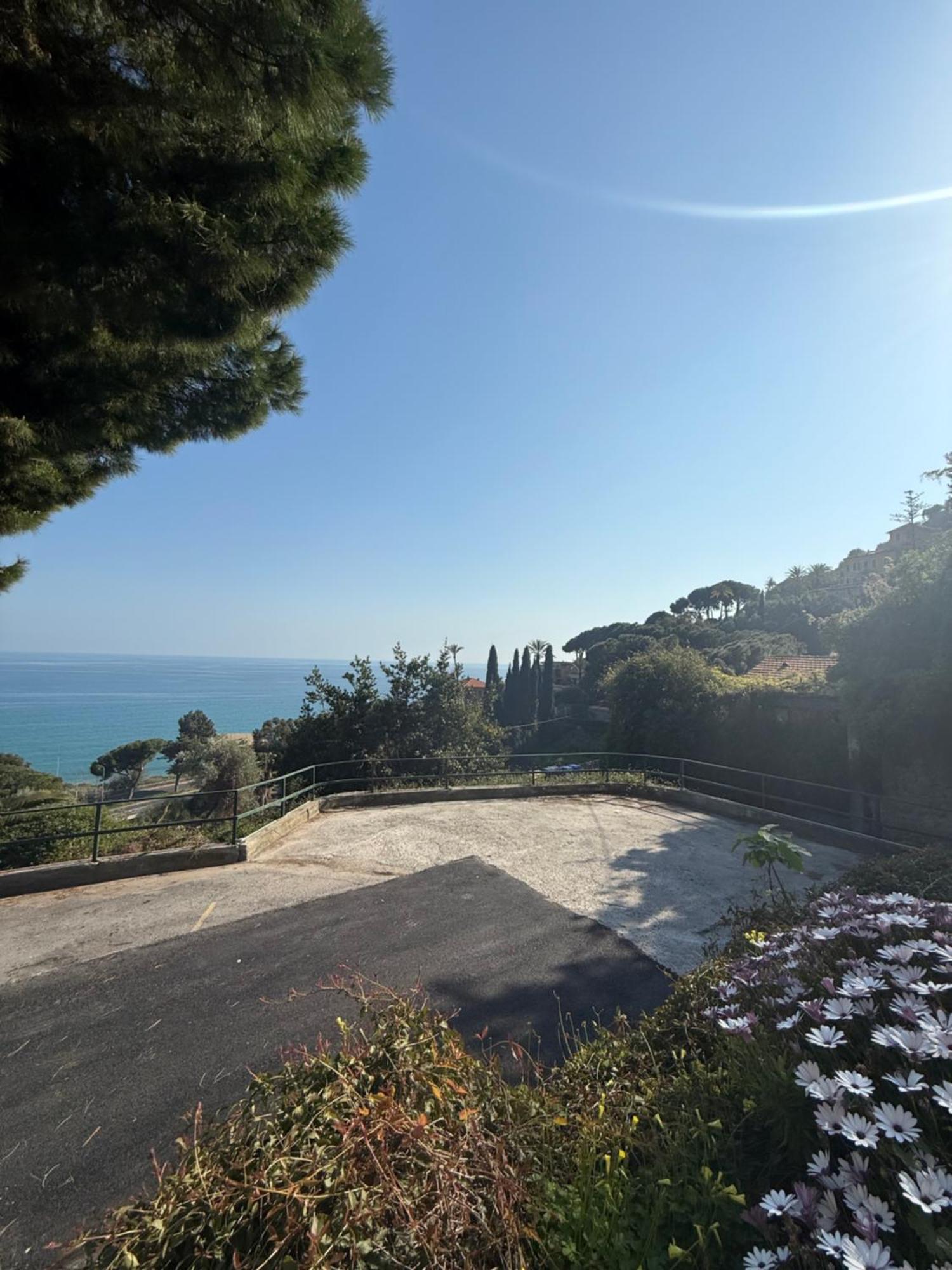 Agriturismo Un Mare Di Fiori Вентимиля Екстериор снимка