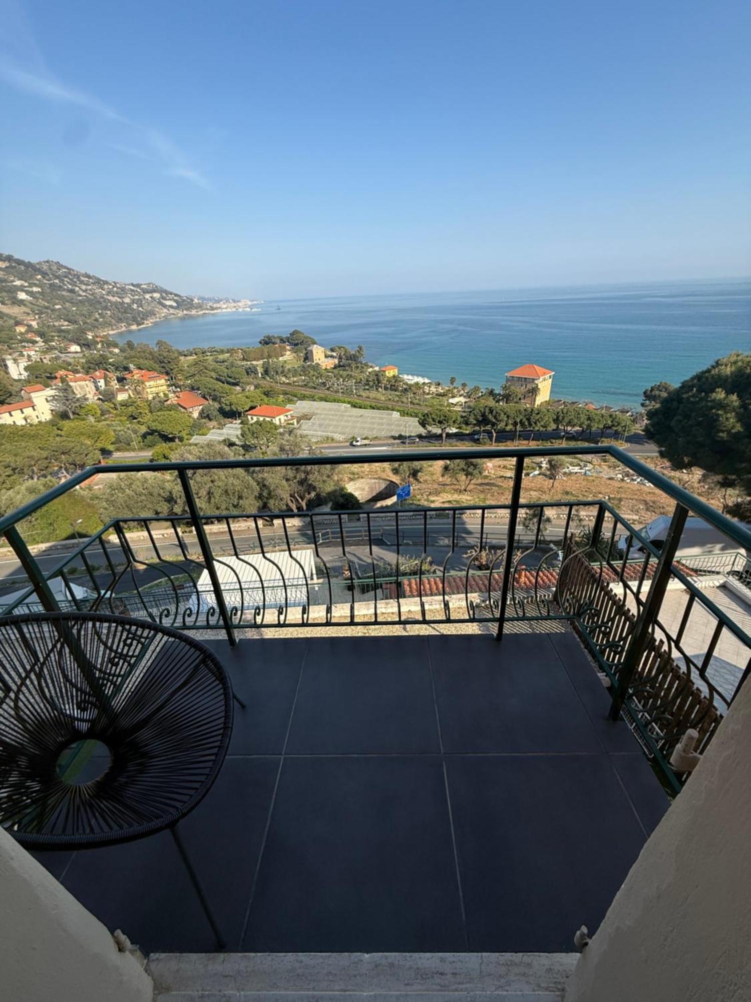 Agriturismo Un Mare Di Fiori Вентимиля Екстериор снимка
