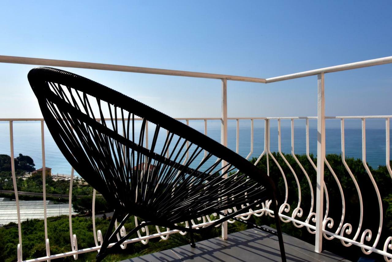 Agriturismo Un Mare Di Fiori Вентимиля Екстериор снимка